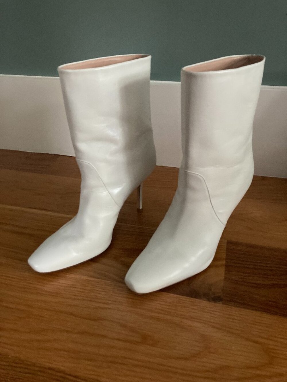 Stuart Weitzman - White Leather boots